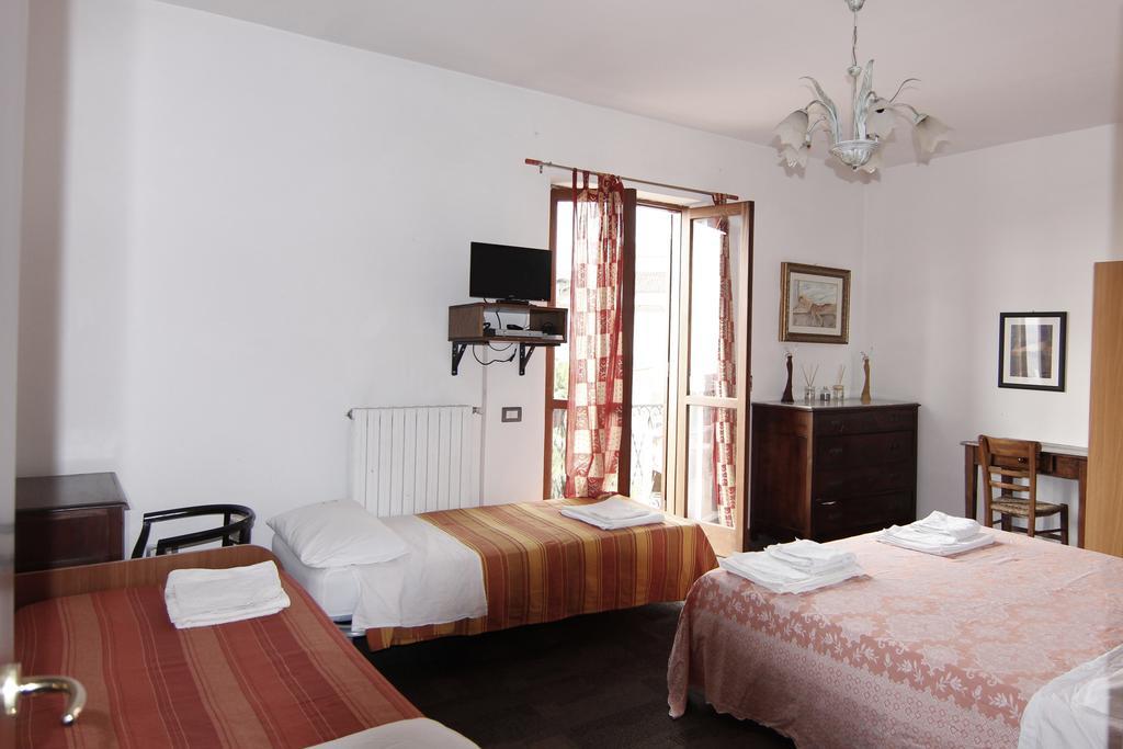 ヴィッラピアーナ La Panoramica Bed & Breakfast エクステリア 写真